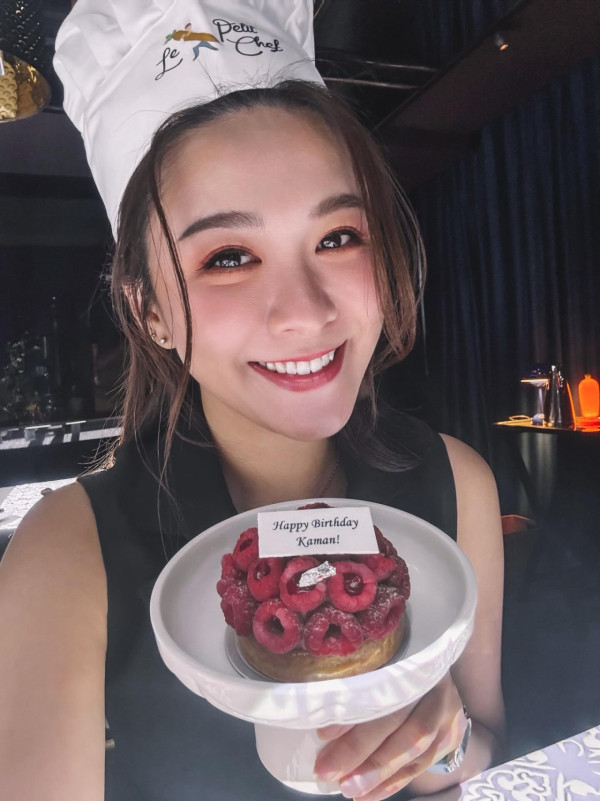 江嘉敏性感谷胸入馬場瘋狂跳動！旁人反應成焦點 波濤洶湧躋身上流惹網民兩極反應
