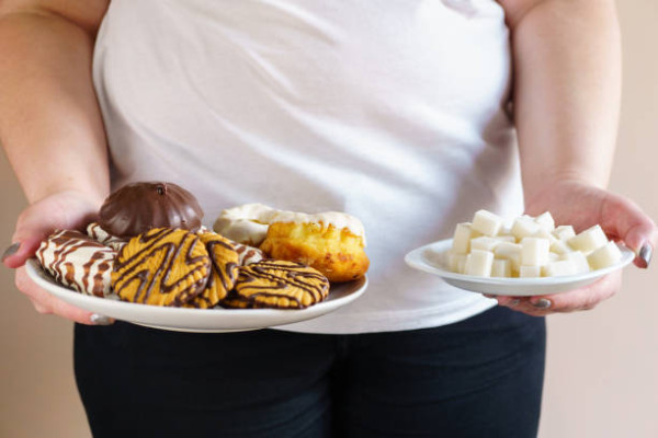 眼中風症狀｜視力模糊恐是視網膜動脈閉塞！醫生揭0痛感致盲 病發心臟病風險高44倍 附4大高危人士/護眼食物