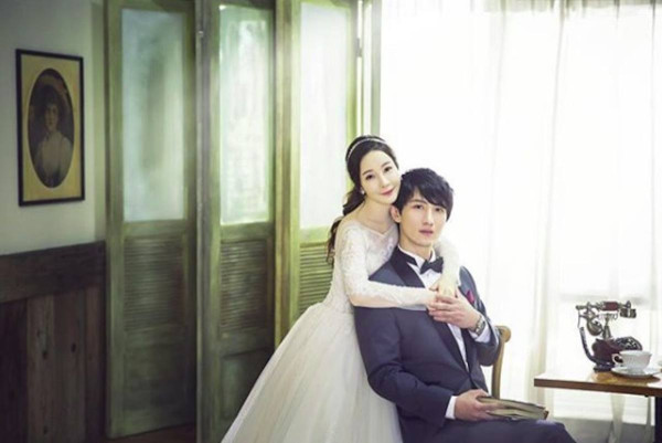 41歲周永恆港鐵攬女羅生門引爆大混戰!老婆割席爆離婚 前度痛揭半裸滋擾恐嚇內幕