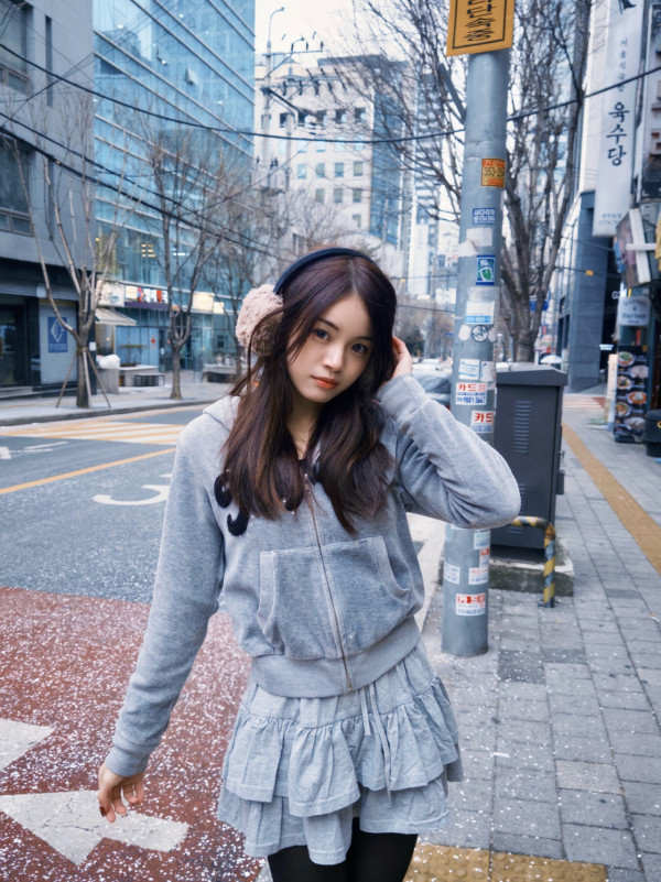 前TVB童星黃可盈21歲近況曝光！殺入樂壇跳唱女團出道！5歲入行變化驚人