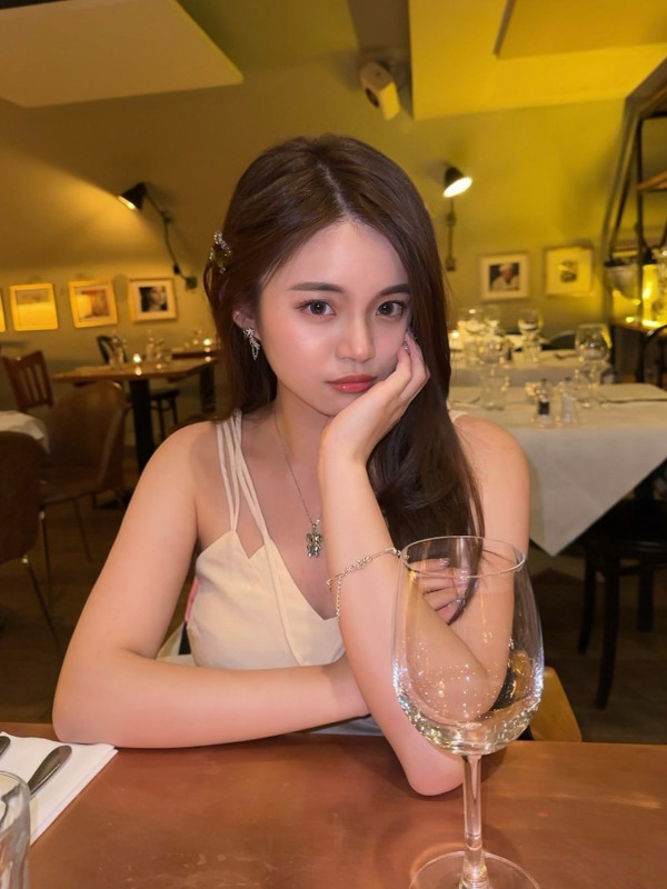 前TVB童星黃可盈21歲近況曝光！殺入樂壇跳唱女團出道！5歲入行變化驚人