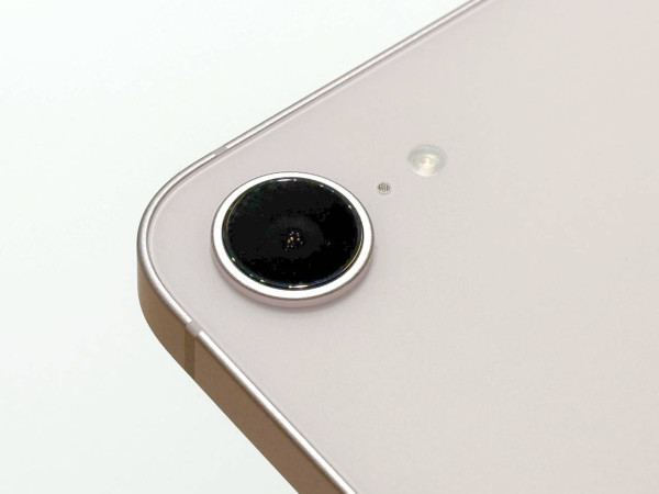 Apple iPhone 17e 實機上手：$5,099 劈價玩 A19 旗艦晶片！5 大賣點直擊、容量翻倍超大方