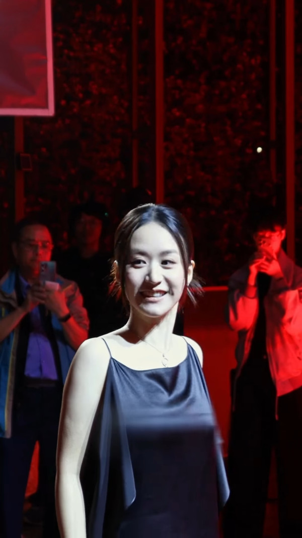 鍾培生宣布求婚成功娶莊雅婷！化身戰士「吊威也」從天而降：照顧你一生一世