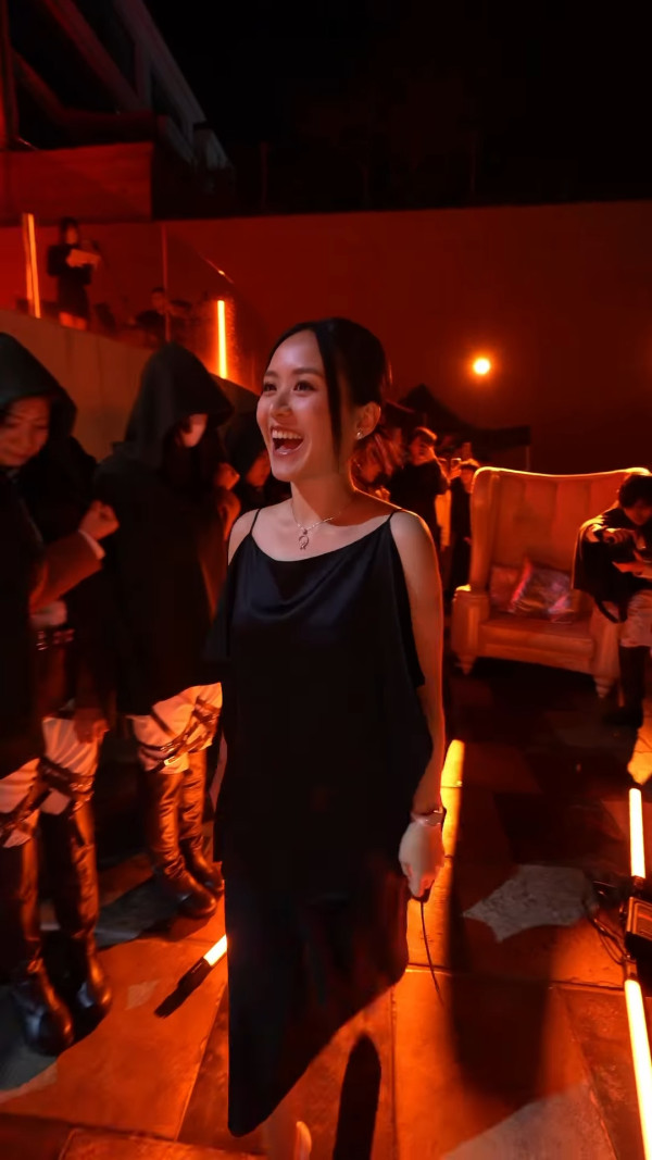 鍾培生宣布求婚成功娶莊雅婷！化身戰士「吊威也」從天而降：照顧你一生一世