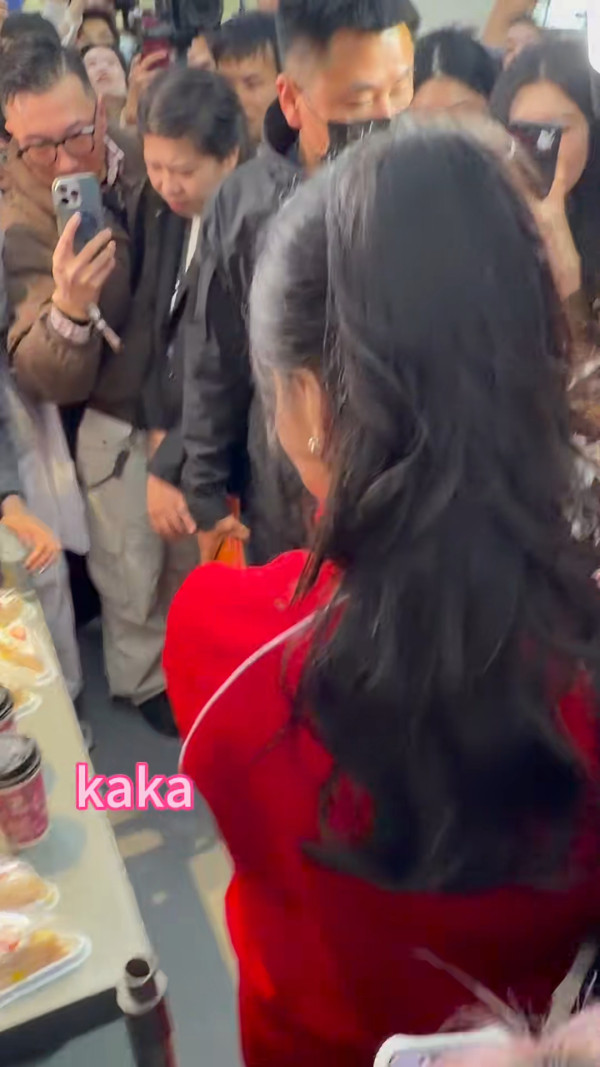 張栢芝新年向粉絲派開工利是零架子！金額曝光極豪爽獲讚：超寵粉