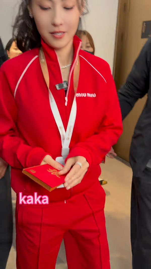 張栢芝新年向粉絲派開工利是零架子！金額曝光極豪爽獲讚：超寵粉