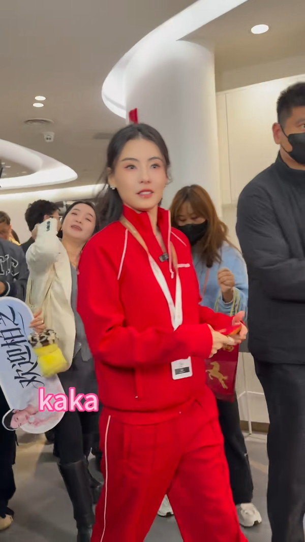 張栢芝新年向粉絲派開工利是零架子！金額曝光極豪爽獲讚：超寵粉