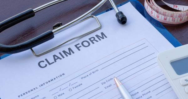 12大文職面臨AI大清洗！銀行/保險/廣告業難逃一劫？呢款工種需求恐暴跌26%