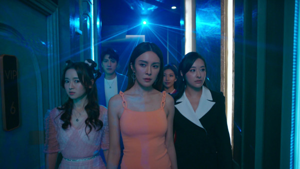 臥底嬌娃丨陳瀅罕晒性感吊帶喱士睡衣look 鏡頭前除衫透視曲線極盡誘惑