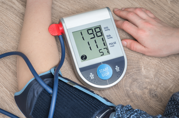 高血壓｜55歲男3個月逆轉高血壓成功停藥！靠狂食1水果+戒3大習慣？哈佛醫學院6招降壓法