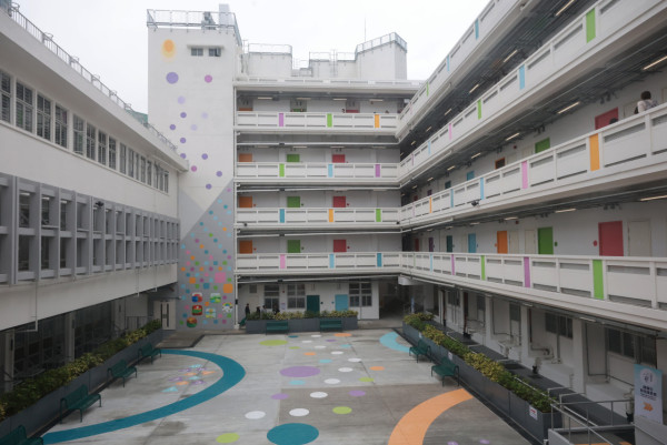 簡約公屋｜牛頭角彩石里舊校舍改建入伙！網民讚樓底高兼有運動場：住到死都制