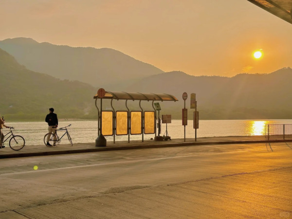 港版小鐮倉曝光！東涌無敵海景巴士站爆紅 陳慧琳曾取景 網民憂淪陷：旺過旺角