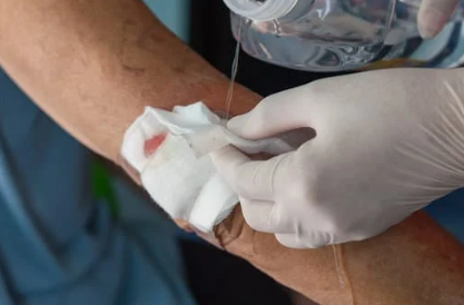 20cm巨型蜈蚣殺入屋！被咬千祈咪用火酒消毒？專家揭急救謬誤：亂搽恐致傷口潰爛