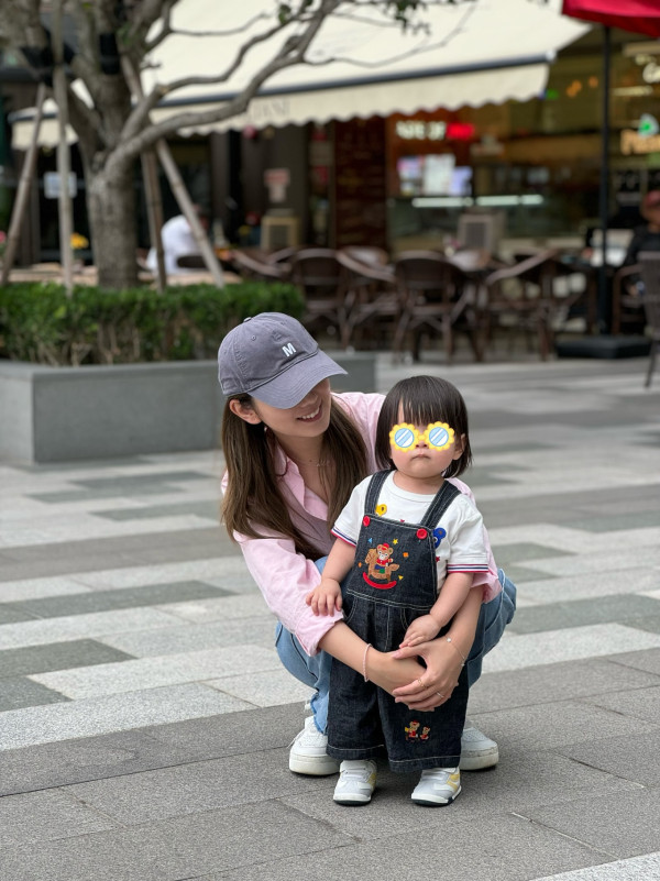 TVB人妻追仔成功三年抱兩幸福炫富！富貴老公大手筆送逾50萬名錶錫到燶