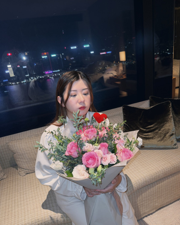 TVB人妻追仔成功三年抱兩幸福炫富！富貴老公大手筆送逾50萬名錶錫到燶