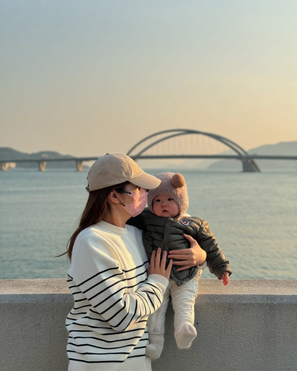 TVB人妻追仔成功三年抱兩幸福炫富！富貴老公大手筆送逾50萬名錶錫到燶