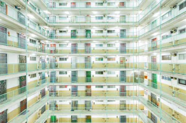 首派公屋高層以為中獎！港男睇樓驚見「𨋢唔到頂」 揭頂樓2大伏位更攞命