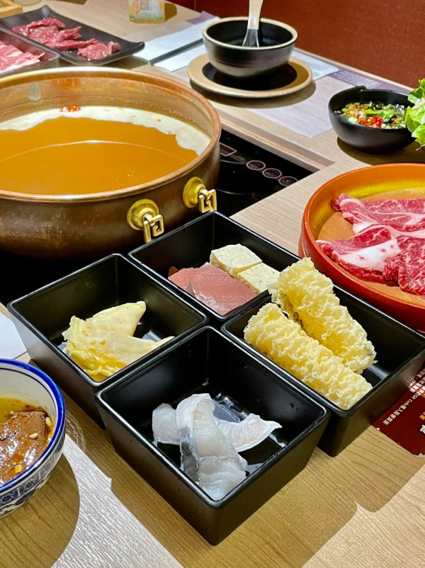 連鎖火鍋放題晚市買一送一激罕優惠！任食北海道和牛＋虎蝦＋手工魚滑／教隱藏1招再減$120 (附指定分店)