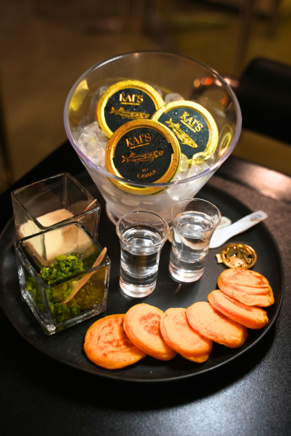 外國爆紅「魚子醬麥樂雞」登陸香港！全新魚子醬Bar $299歎12年魚子醬及vodka/魚子醬&黑松露Cocktail /雙重黑松露Gelato