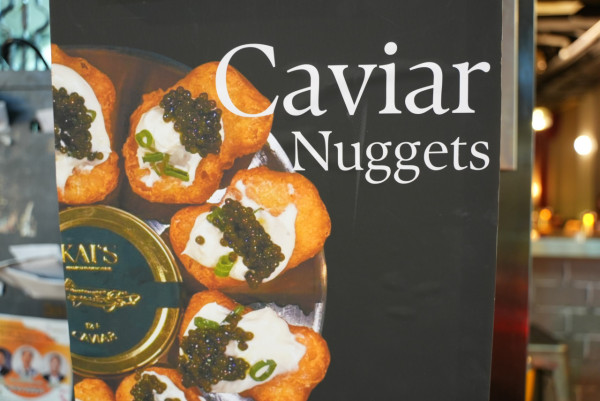 外國爆紅「魚子醬麥樂雞」登陸香港！全新魚子醬Bar $299歎12年魚子醬及vodka/魚子醬&黑松露Cocktail /雙重黑松露Gelato