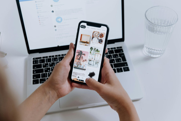 iPhone連免費Wi-Fi隨時戶口清零！專家揭1個預設功能極危險等同送錢畀黑客 教3招防身自保