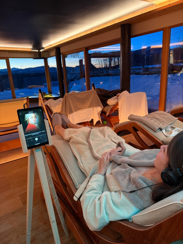 譚嘉儀意大利享受babymoon之旅！曬佗雙胞胎泳照身材依然纖瘦 