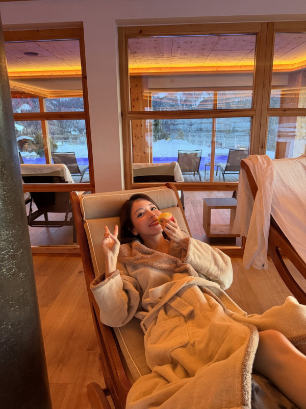 譚嘉儀意大利享受babymoon之旅！曬佗雙胞胎泳照身材依然纖瘦 