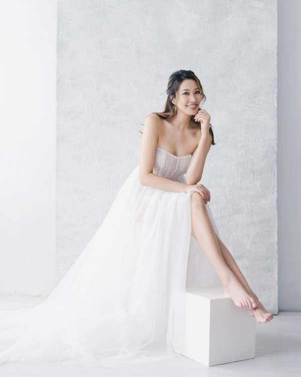 前港姐季軍驚喜宣布懷孕第二胎喜訊！IG貼比堅尼照晒六個月孕肚報喜