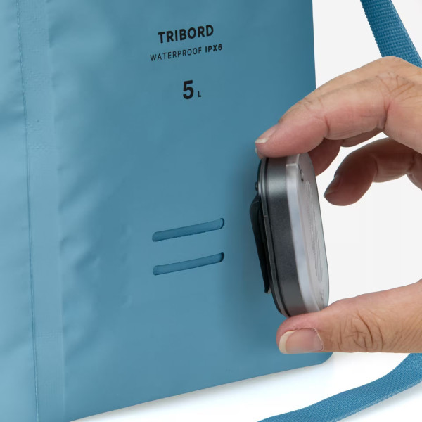 網民瘋傳旅遊神物「防水袋」成執行李收納新寵：免抽氣慳位可化身隨身洗衣機 