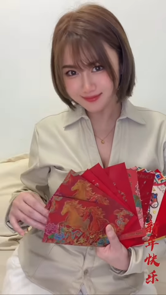 前TVB失婚咪神一刀剪短髮換新形象！髮型不及36E導彈胸震撼︰唔知望邊好！