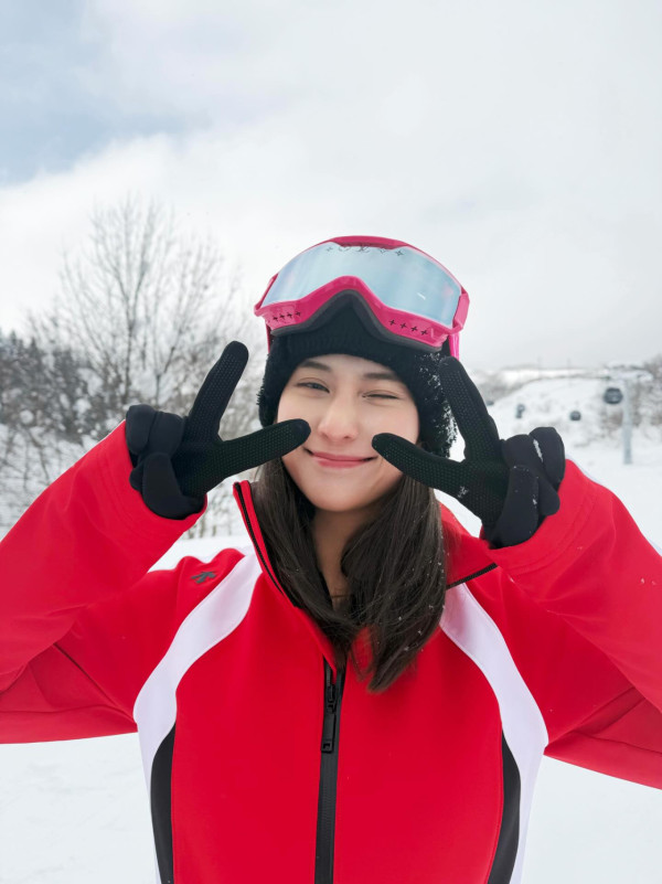 何超蓮突發晒病床照證實入醫院 親揭痛苦真相嚇壞網民 老公竇驍被指全程無影