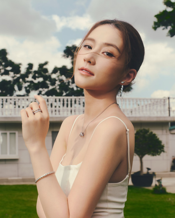 何超蓮突發晒病床照證實入醫院 親揭痛苦真相嚇壞網民 老公竇驍被指全程無影