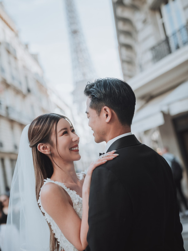 前TVB咪神陳婉衡婚禮大解放！36E超低胸透視婚紗震撼全場 狂戴流星錘金鈪顯氣派