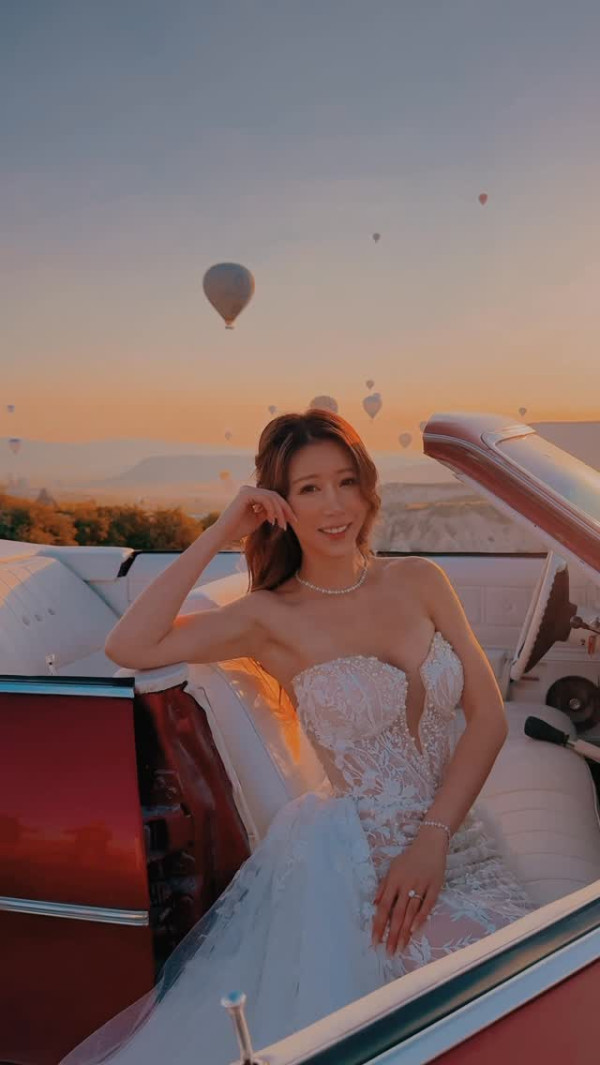 前TVB咪神陳婉衡婚禮大解放！36E超低胸透視婚紗震撼全場 狂戴流星錘金鈪顯氣派