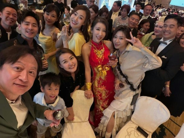 前TVB咪神陳婉衡婚禮大解放！36E超低胸透視婚紗震撼全場 狂戴流星錘金鈪顯氣派