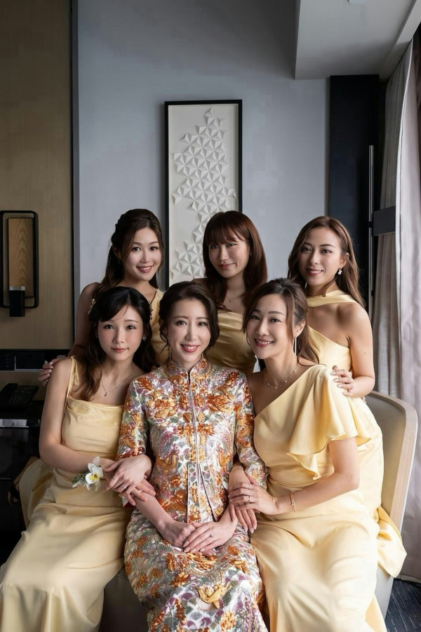 前TVB咪神陳婉衡婚禮大解放！36E超低胸透視婚紗震撼全場 狂戴流星錘金鈪顯氣派