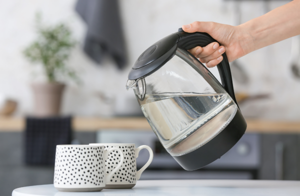 淘寶中伏︱$119 買「純鈦」水煲驚變粉色泥漿！港女崩潰：唔知飲咗幾多落肚