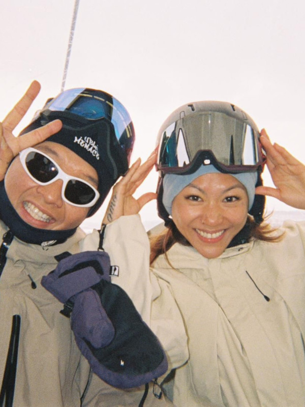 周秀娜被控告誹謗後首度現身！低調飛北海道散心 一男星護航揭最新近況