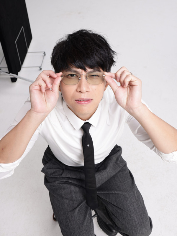 吳業坤突遭TVB官網除名消失男歌手名單！親回離巢傳聞「勞資糾紛」耐人尋味