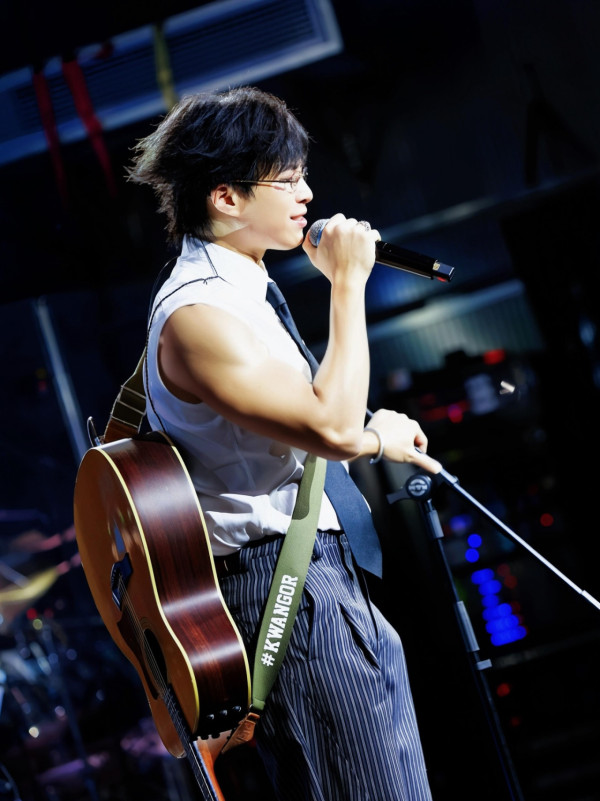 吳業坤突遭TVB官網除名消失男歌手名單！親回離巢傳聞「勞資糾紛」耐人尋味