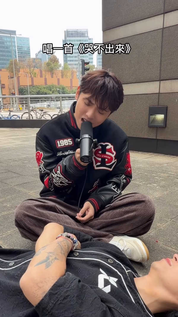 馬天佑新歌《一世人做一次傻仔》再邀82位歌手合唱拍片宣傳!名單不斷更新