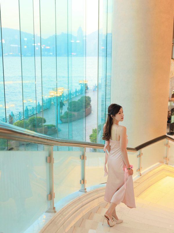 宅男女神結婚一年肚凸凸疑似懷佗B!近照孕味濃螞蟻腰消失!網民恭喜:係咪有咗?