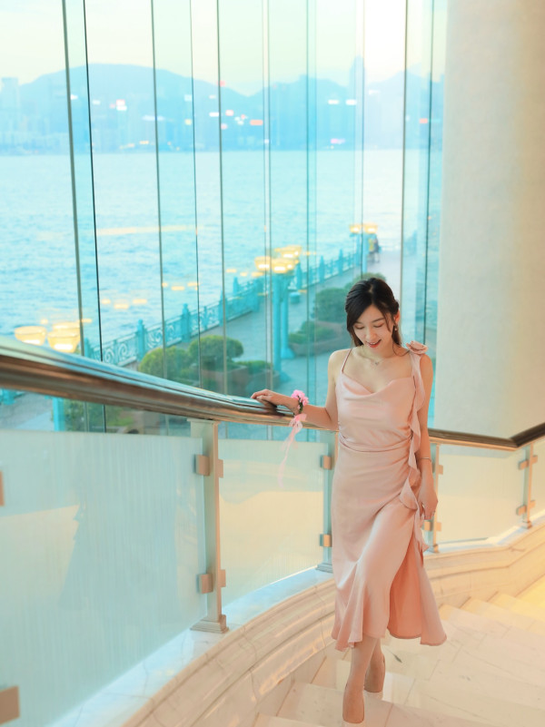 宅男女神結婚一年肚凸凸疑似懷佗B！近照孕味濃螞蟻腰消失！網民恭喜：係咪有咗？