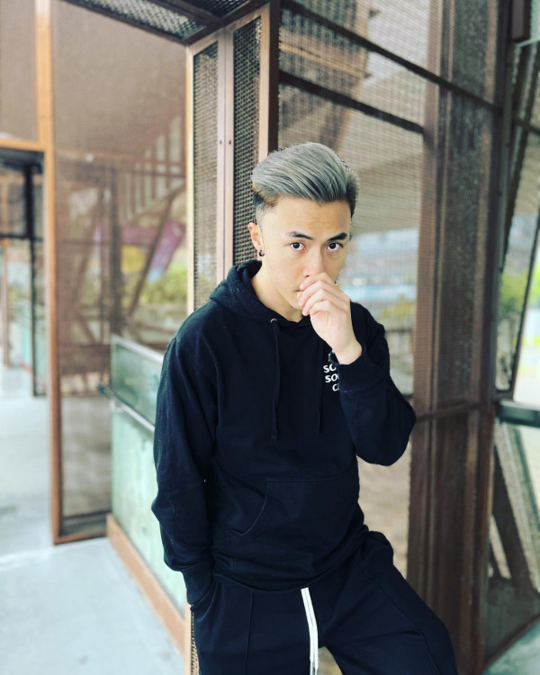 TVB上位小生突然公開戀情晒女友相！高調認愛惹粉絲哭訴︰集體失戀啦