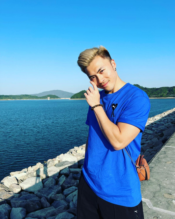 TVB上位小生突然公開戀情晒女友相！高調認愛惹粉絲哭訴︰集體失戀啦