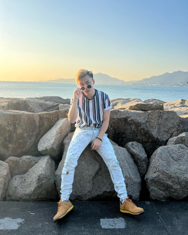 TVB上位小生突然公開戀情晒女友相！高調認愛惹粉絲哭訴︰集體失戀啦