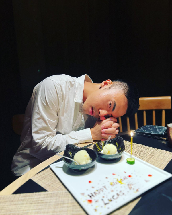 TVB上位小生突然公開戀情晒女友相！高調認愛惹粉絲哭訴︰集體失戀啦