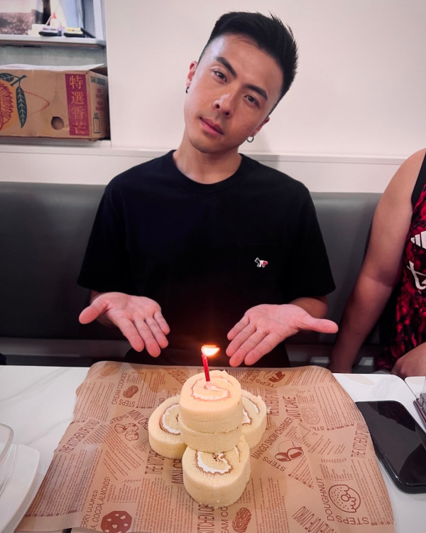 TVB上位小生突然公開戀情晒女友相！高調認愛惹粉絲哭訴︰集體失戀啦