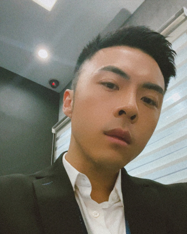 TVB上位小生突然公開戀情晒女友相！高調認愛惹粉絲哭訴︰集體失戀啦