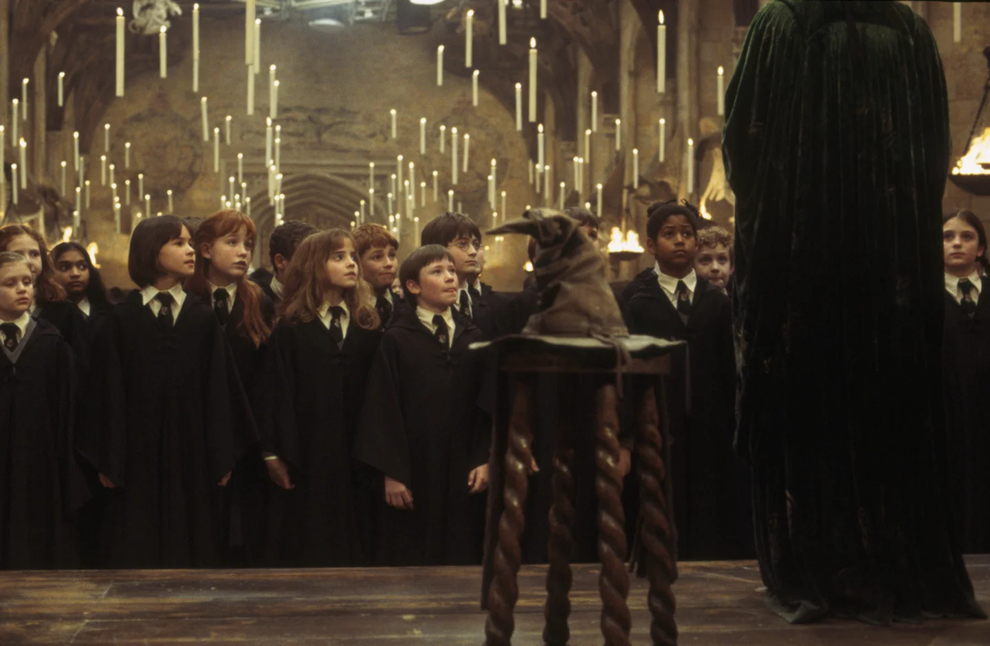 東京哈利波特影城｜25週年限定慶典活動：還原霍格華茲分院儀式、首度公開海格身高、揭隱形斗篷真相 